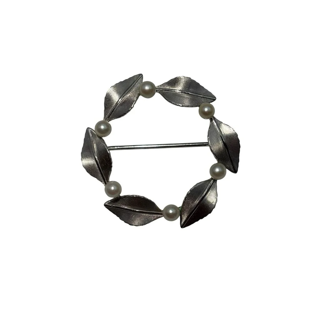 Vintage Signed Krementz Silver Tone Faux Pearl Leaves Dainty Circular Brooch Pin